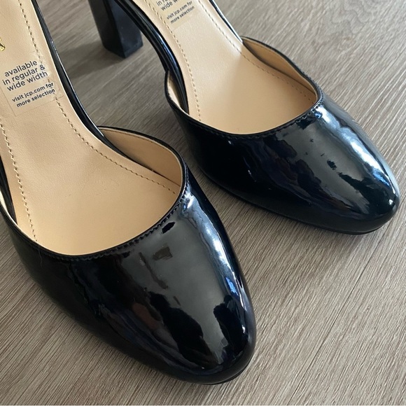 Liz Claiborne Winnie Heels - Picture 2 of 14